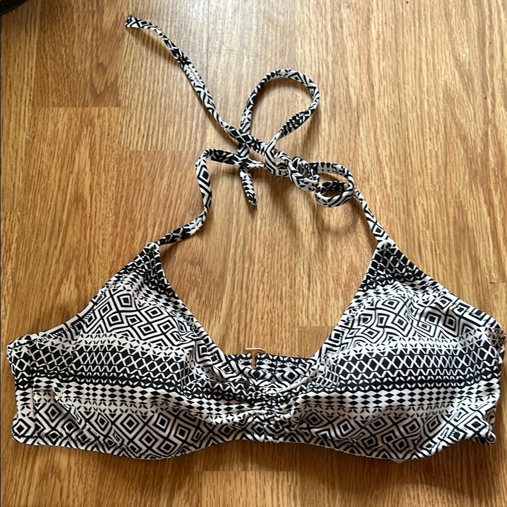 Black and White Geometric Bikini Top